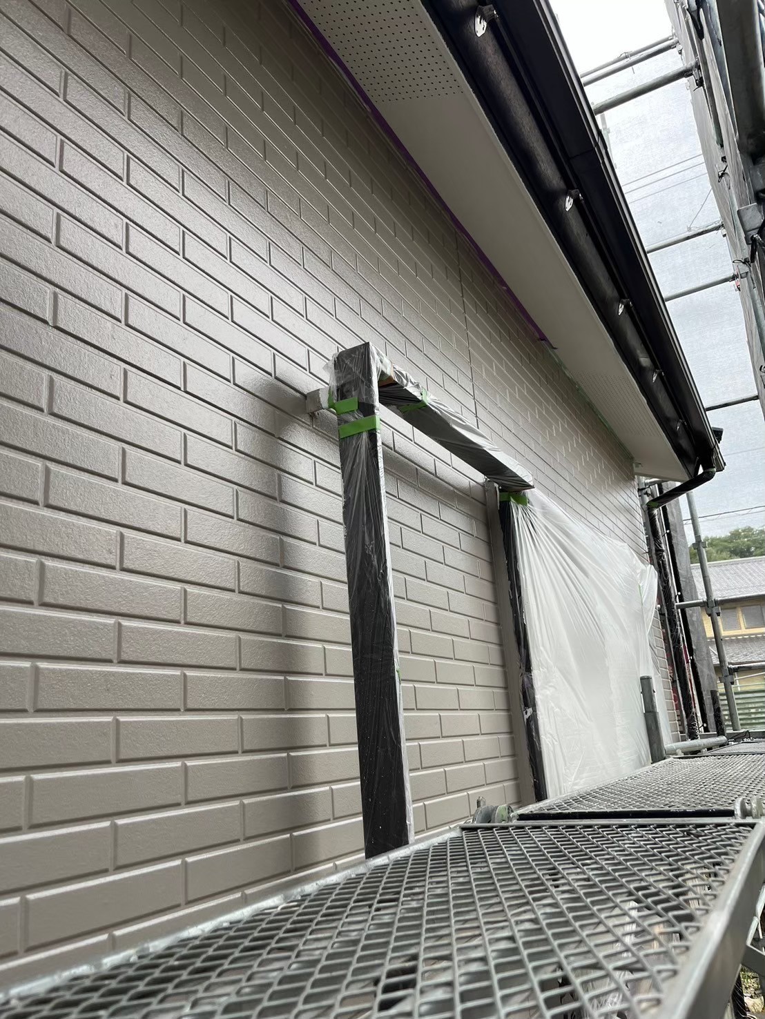 雨風や紫外線から建物を守る保護膜